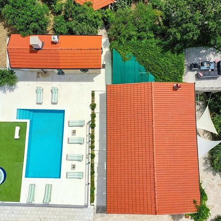 Home Away From Home With Outdoor Pool, Botanical Garden And A Beautiful Sea View Kastela Exterior photo