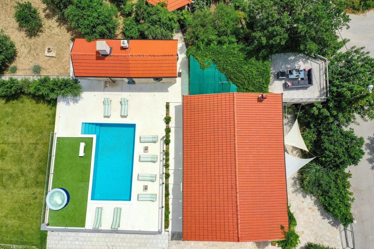 Home Away From Home With Outdoor Pool, Botanical Garden And A Beautiful Sea View Kastela Exterior photo