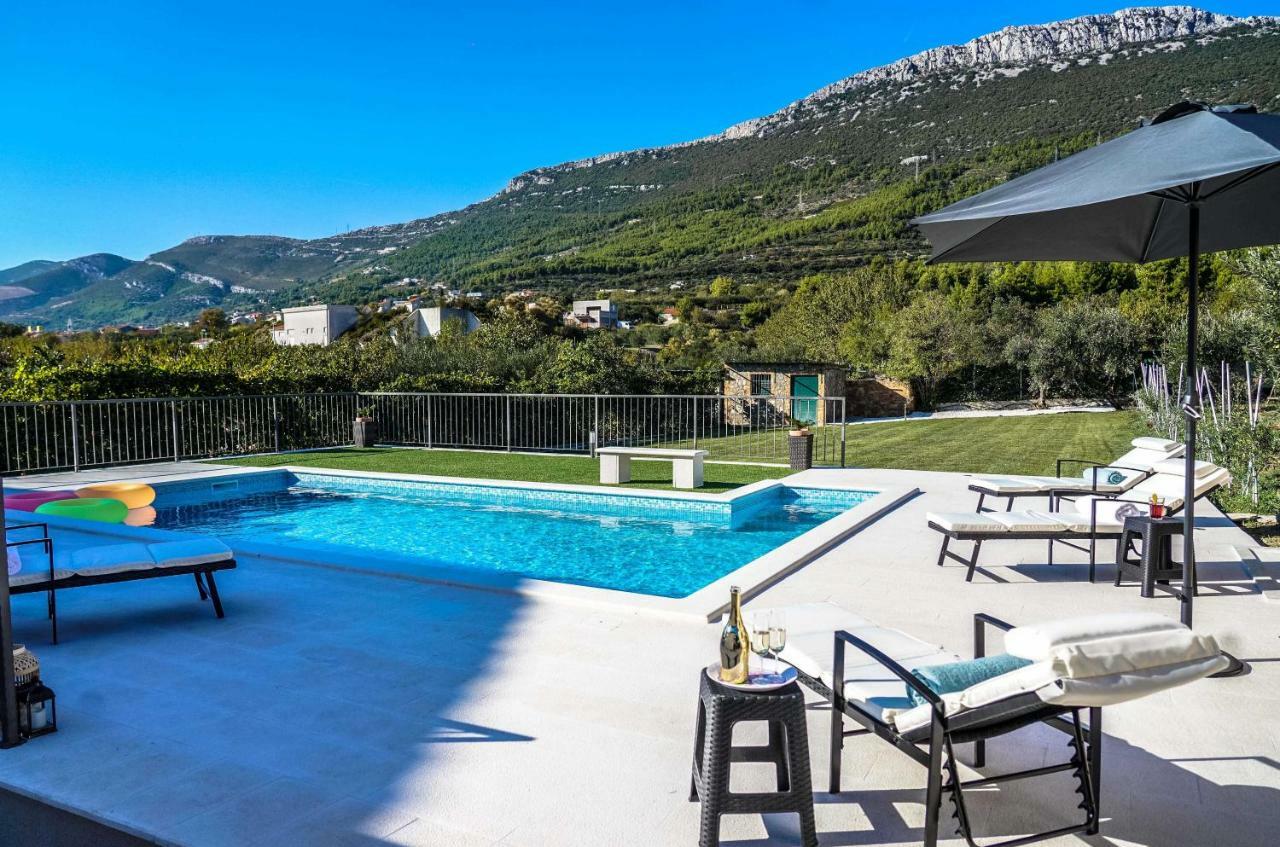 Home Away From Home With Outdoor Pool, Botanical Garden And A Beautiful Sea View Kastela Exterior photo