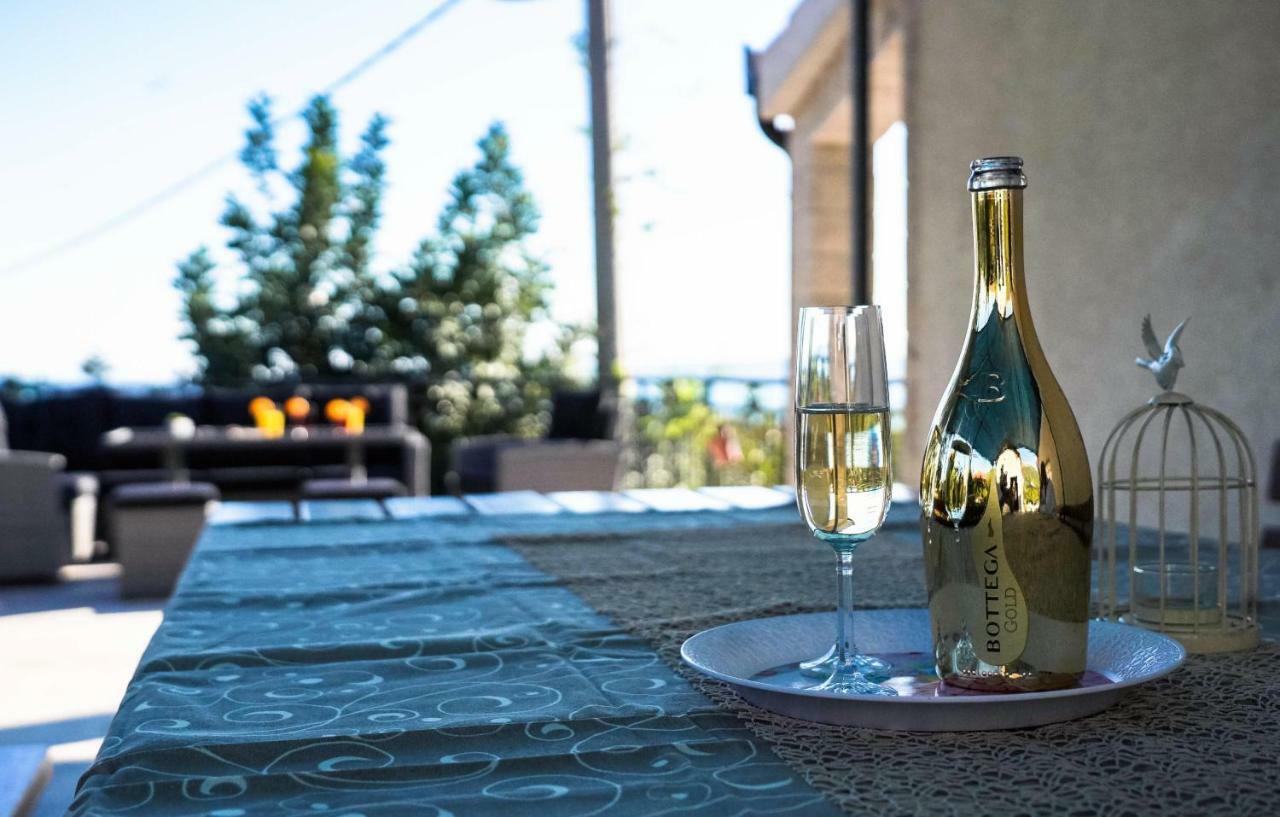 Home Away From Home With Outdoor Pool, Botanical Garden And A Beautiful Sea View Kastela Exterior photo
