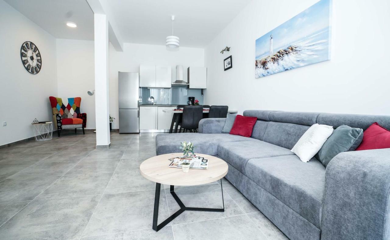 Home Away From Home With Outdoor Pool, Botanical Garden And A Beautiful Sea View Kastela Exterior photo