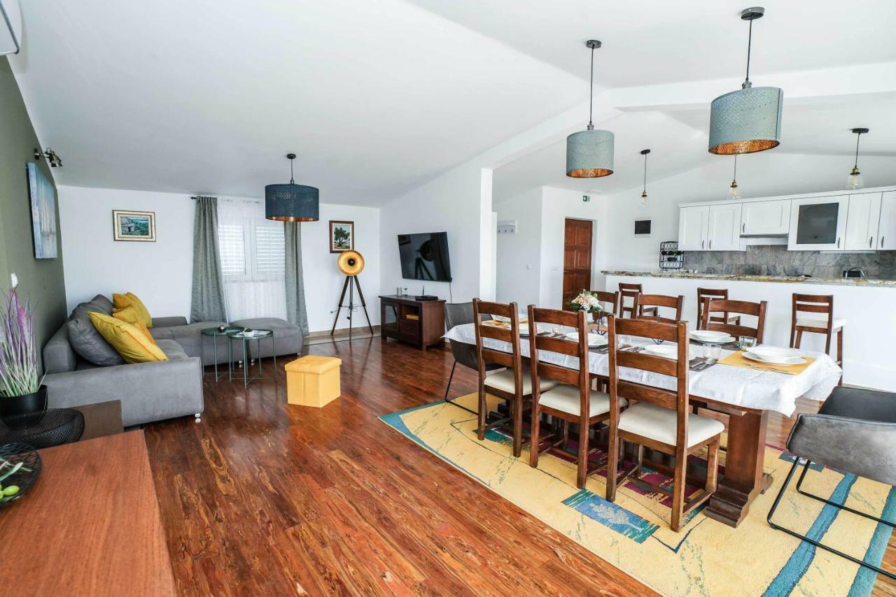 Home Away From Home With Outdoor Pool, Botanical Garden And A Beautiful Sea View Kastela Exterior photo